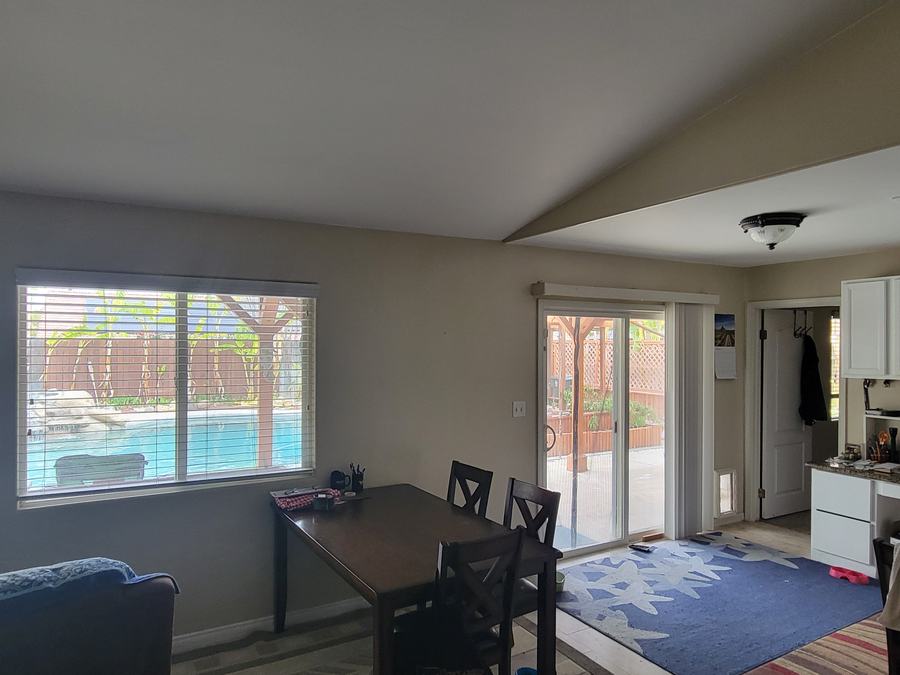 Dining room blinds onto the pool