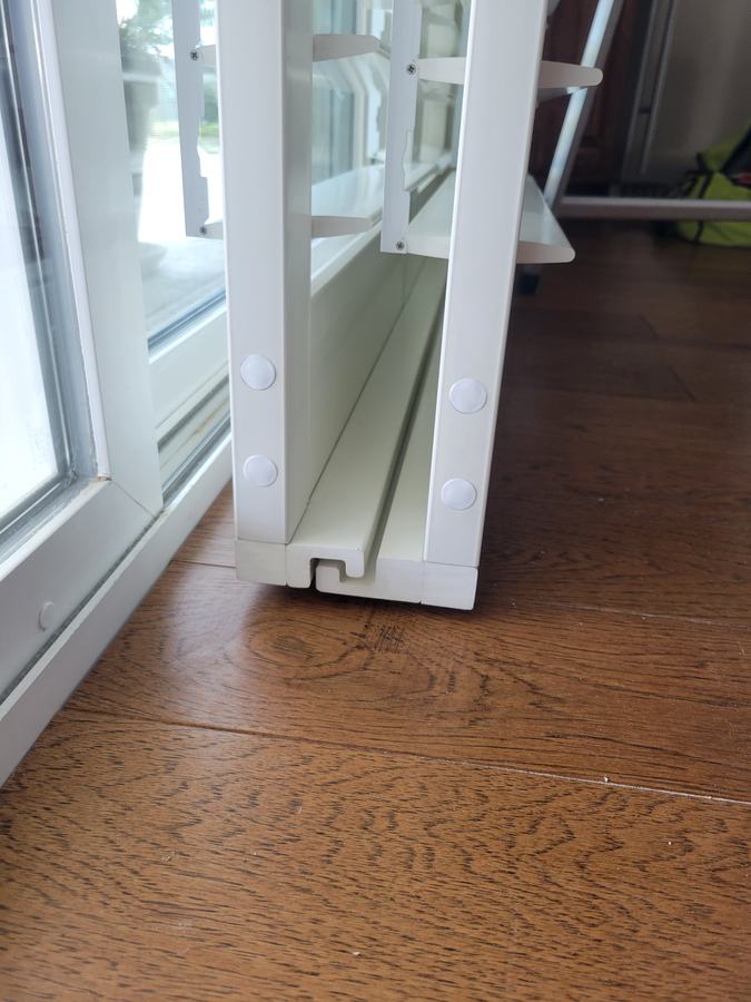 Frame profile at the sill