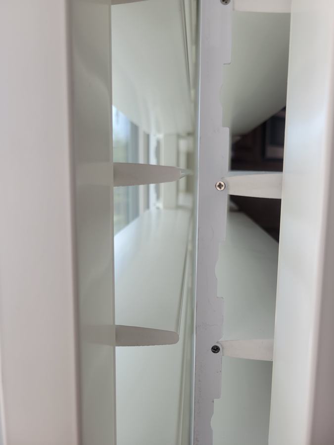 Louver and tilt rod