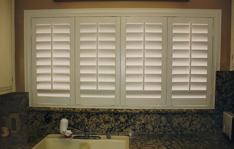 Cafe height over a tiled backsplash