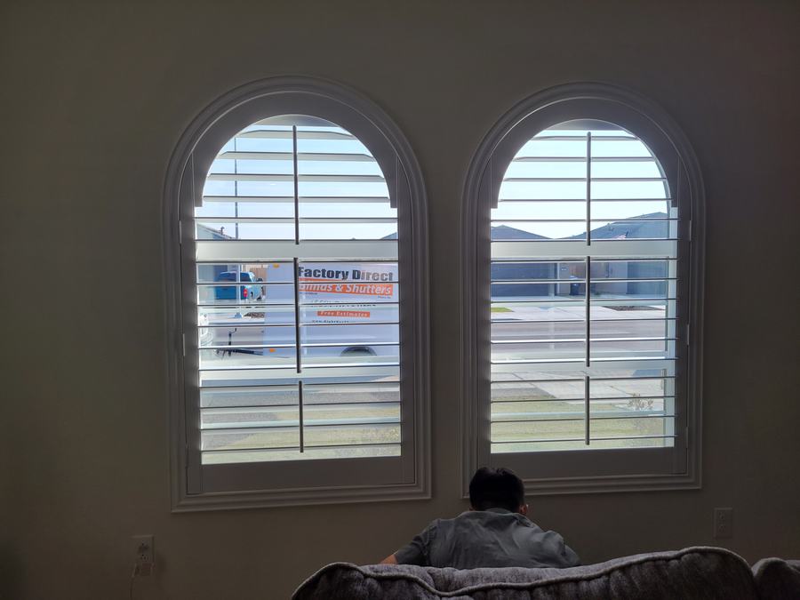 Twin arches over a living room