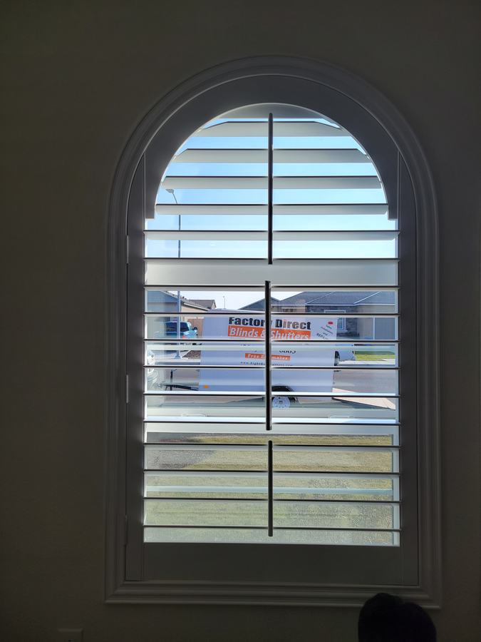Full height arch, top section fixed
