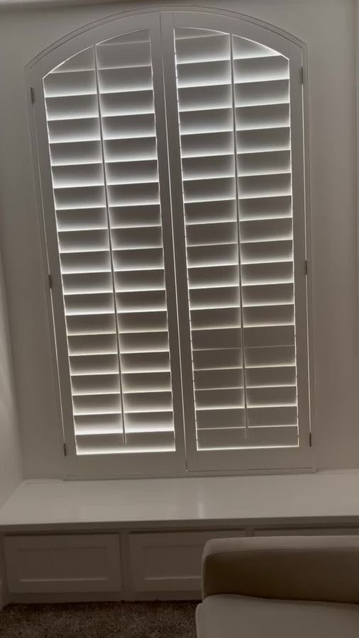 Walkthrough: an arched panel over a window seat