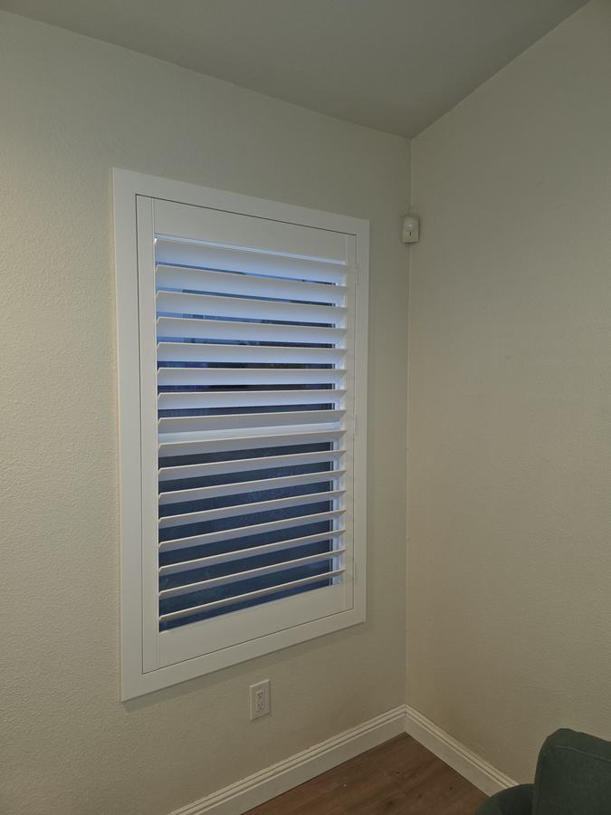 A zebra shade, bands aligned
